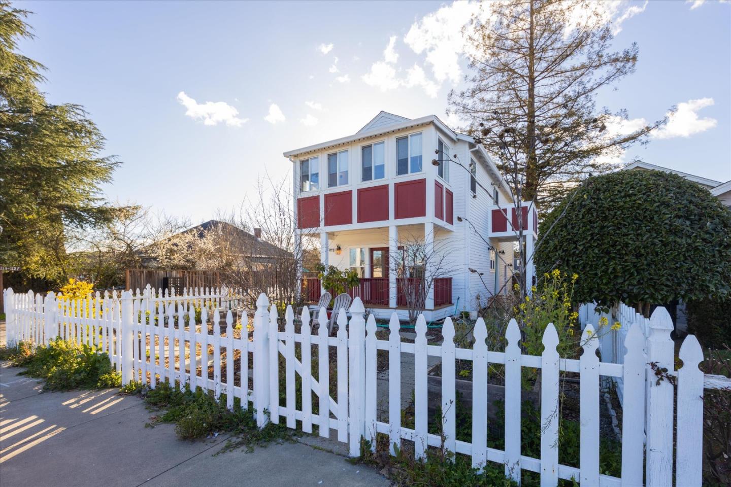 Detail Gallery Image 1 of 1 For 1127 Broadway, Sonoma,  CA 95476 - 2 Beds | 2 Baths