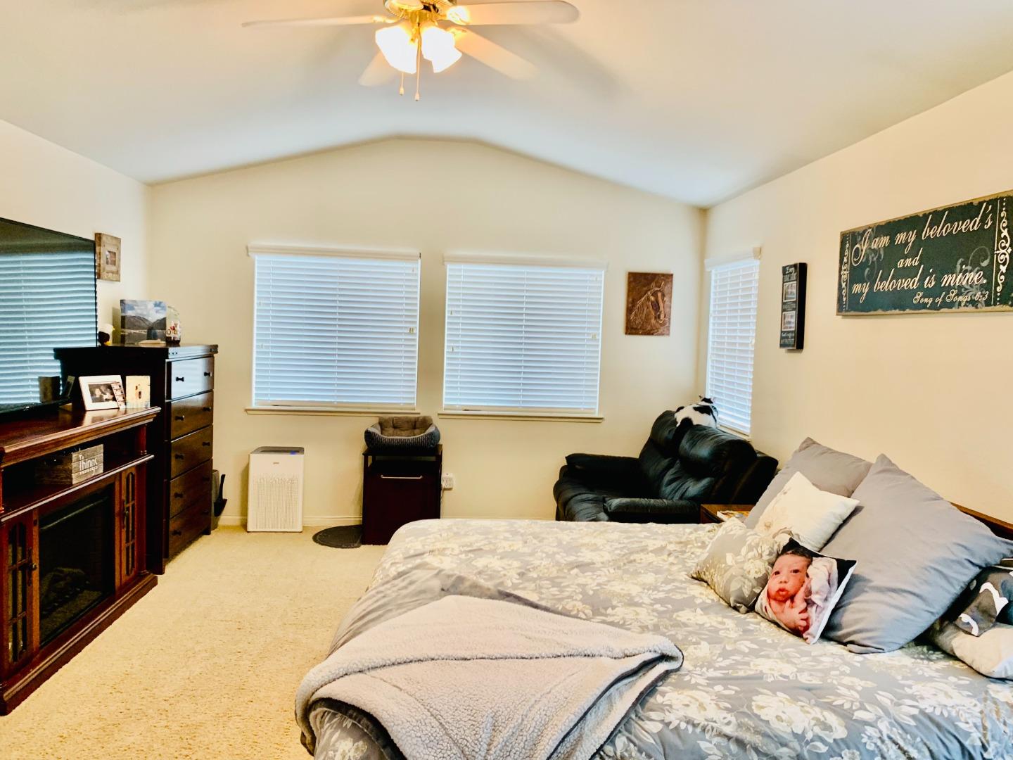 Detail Gallery Image 18 of 29 For 1644 Wildrye Ave, Los Banos,  CA 93635 - 5 Beds | 3 Baths