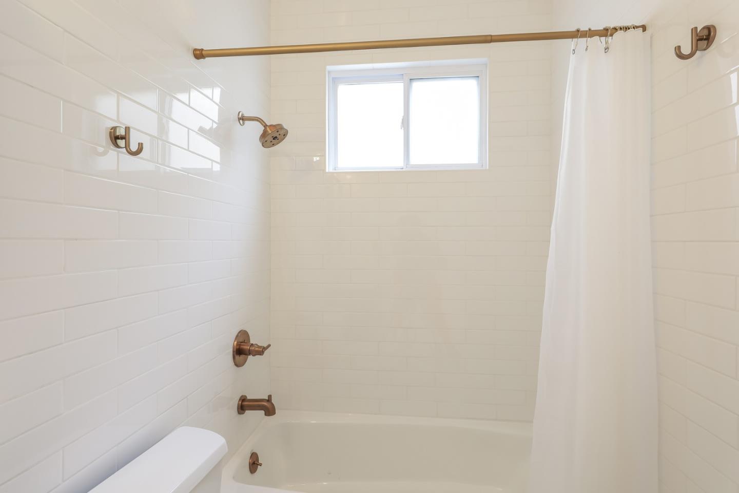 Detail Gallery Image 23 of 25 For 2430 33rd Ave, San Francisco,  CA 94116 - 3 Beds | 2 Baths