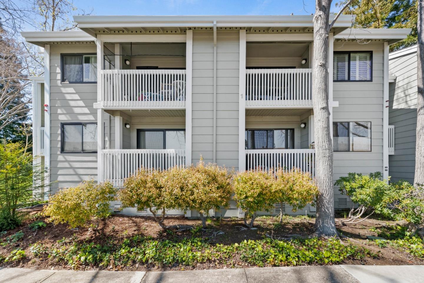 Detail Gallery Image 1 of 1 For 938 Clark Ave #4,  Mountain View,  CA 94040 - 2 Beds | 2 Baths