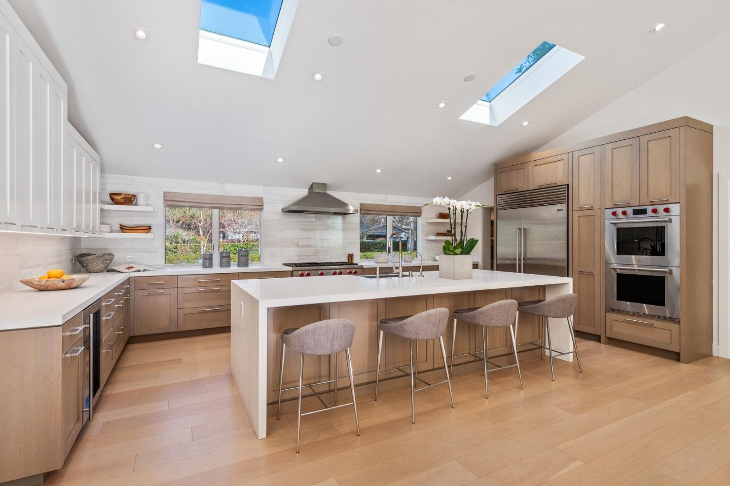 Detail Gallery Image 16 of 44 For 160 Shawnee Pass, Portola Valley,  CA 94028 - 4 Beds | 2/1 Baths