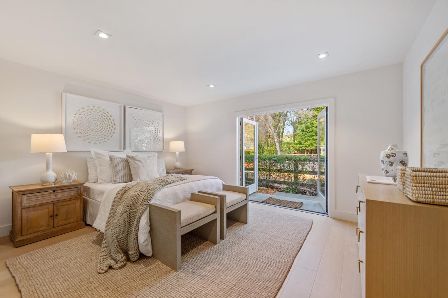 Detail Gallery Image 25 of 44 For 160 Shawnee Pass, Portola Valley,  CA 94028 - 4 Beds | 2/1 Baths