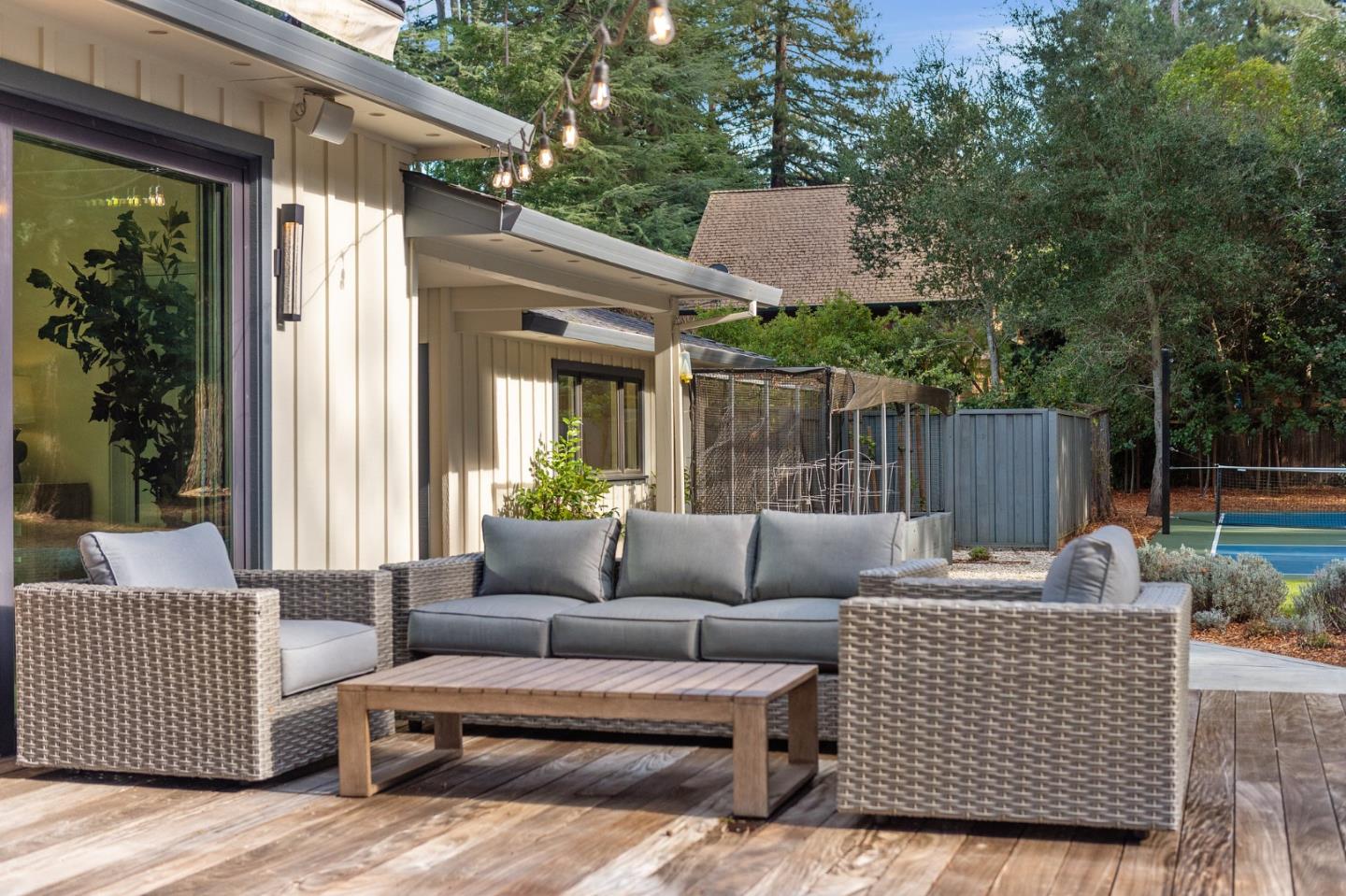 Detail Gallery Image 34 of 44 For 160 Shawnee Pass, Portola Valley,  CA 94028 - 4 Beds | 2/1 Baths