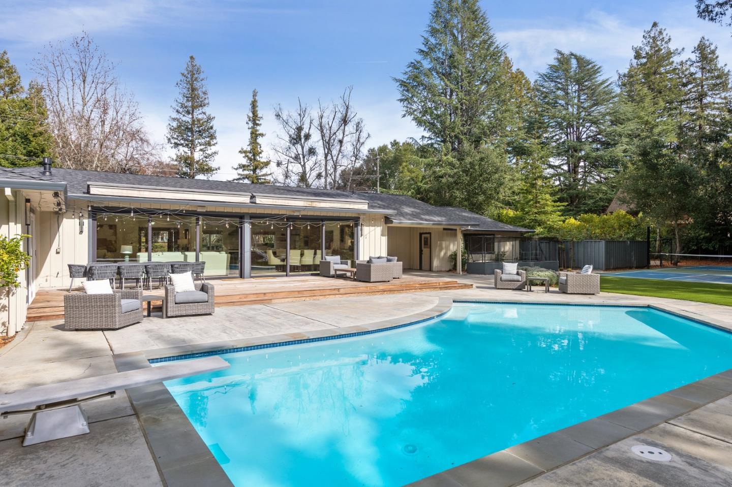 Detail Gallery Image 38 of 44 For 160 Shawnee Pass, Portola Valley,  CA 94028 - 4 Beds | 2/1 Baths