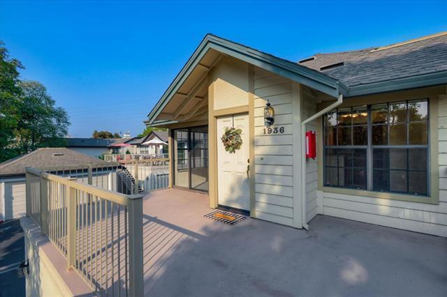 Detail Gallery Image 1 of 1 For 1936 Vista Cay, San Mateo,  CA 94404 - 1 Beds | 1 Baths