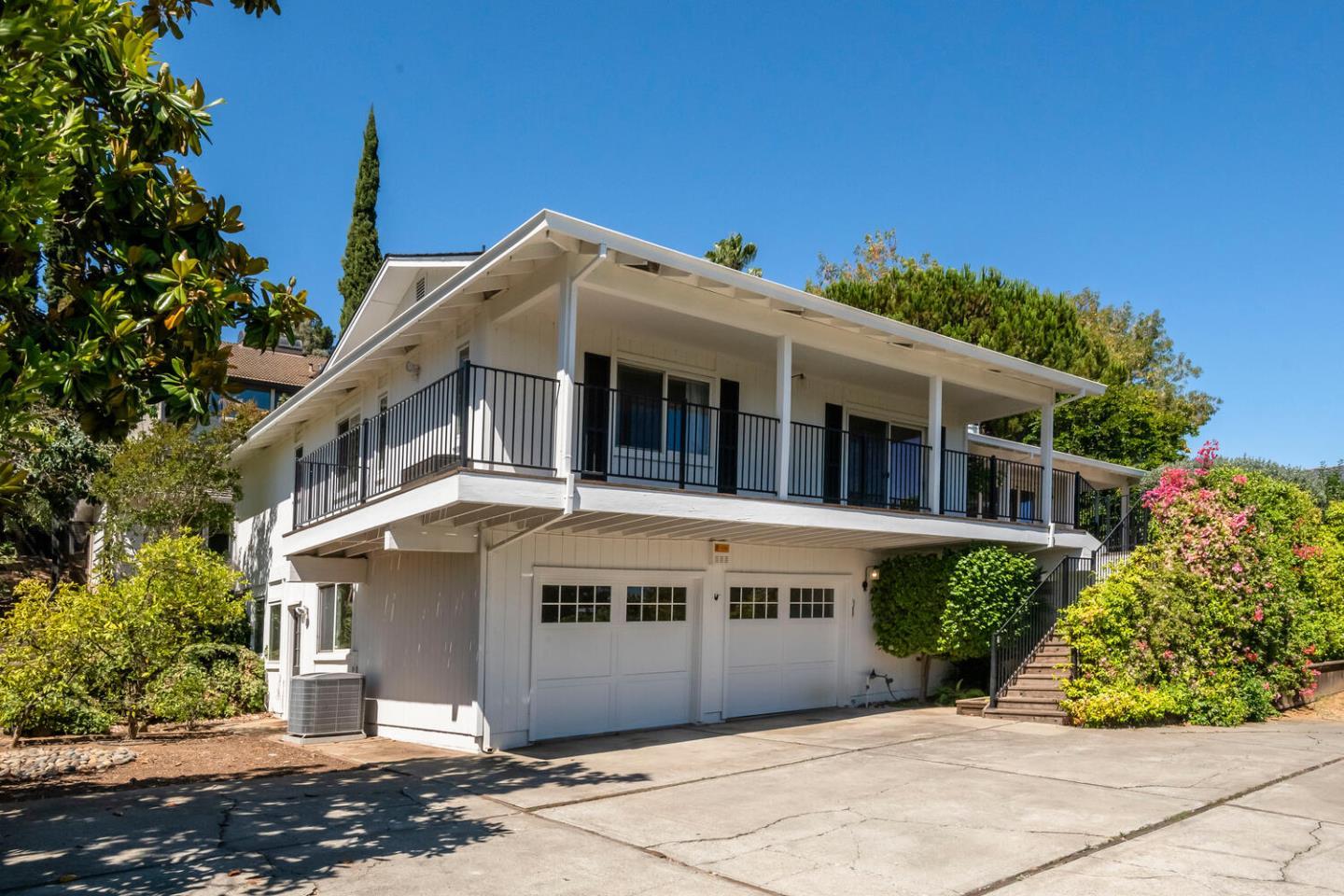 Detail Gallery Image 1 of 1 For 920 Stagi Ct, Los Altos,  CA 94024 - 5 Beds | 3 Baths