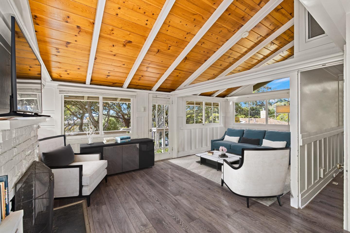 Detail Gallery Image 3 of 17 For 3 Se 4th Carmelo St, Carmel,  CA 93921 - 3 Beds | 2 Baths
