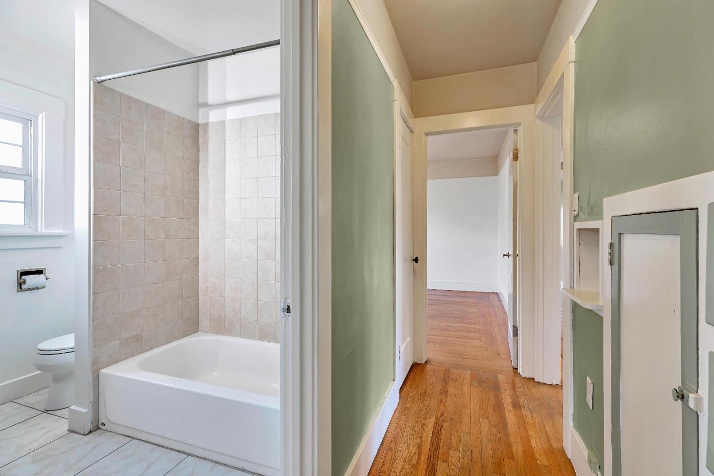 Detail Gallery Image 24 of 31 For 5368 Wentworth Ave, Oakland,  CA 94601 - 3 Beds | 1/1 Baths