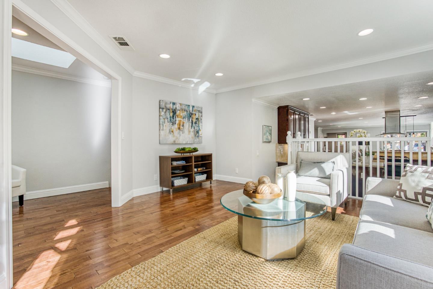 Detail Gallery Image 14 of 36 For 518 Iris St, Redwood City,  CA 94062 - 4 Beds | 3 Baths