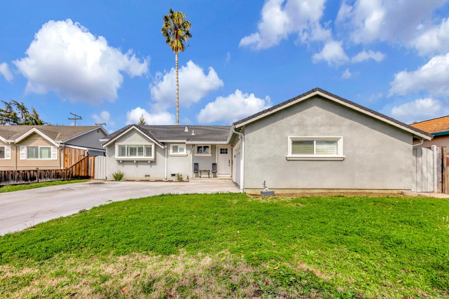 Detail Gallery Image 1 of 1 For 3357 Lindenoaks Dr, San Jose,  CA 95117 - 3 Beds | 2 Baths