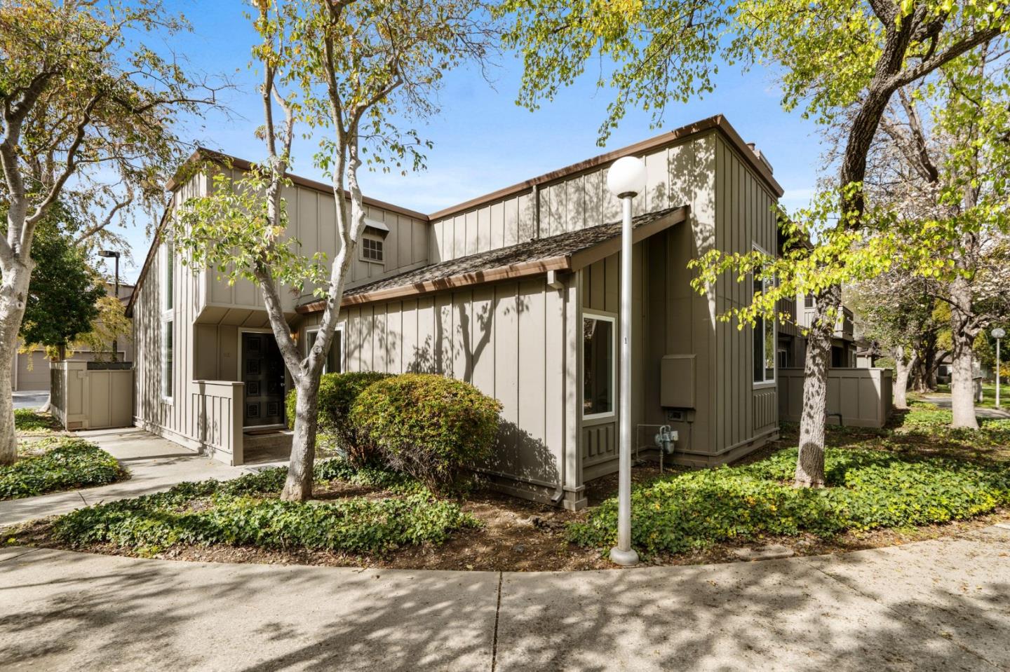 Detail Gallery Image 1 of 1 For 112 Charter Oaks Cir, Los Gatos,  CA 95032 - 3 Beds | 2 Baths