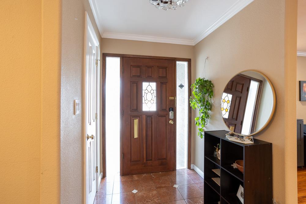 Detail Gallery Image 8 of 58 For 944 Daffodil Way, San Jose,  CA 95117 - 4 Beds | 3 Baths