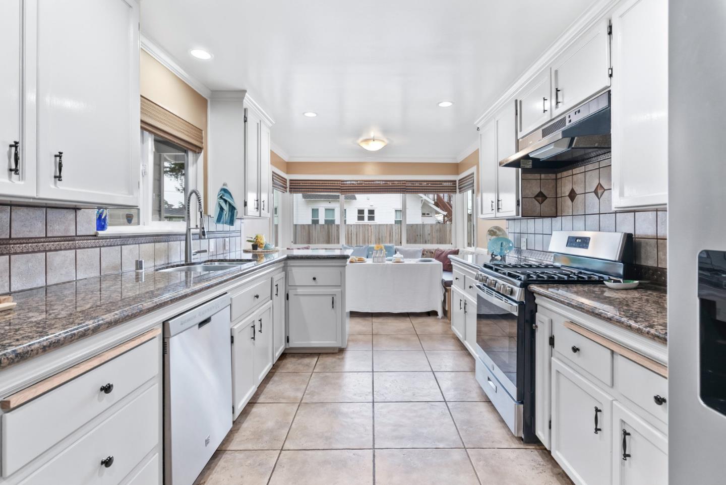 Detail Gallery Image 12 of 70 For 531 Buena Vista Ave, Santa Cruz,  CA 95062 - 3 Beds | 2/1 Baths