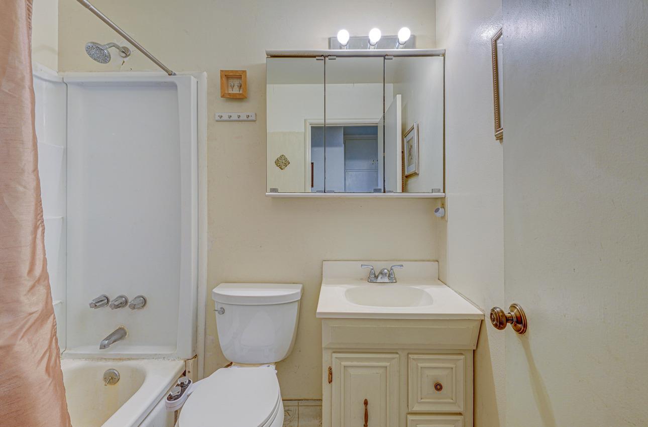 832 Columbia Ave, Monterey County, CA 93901 photo 18