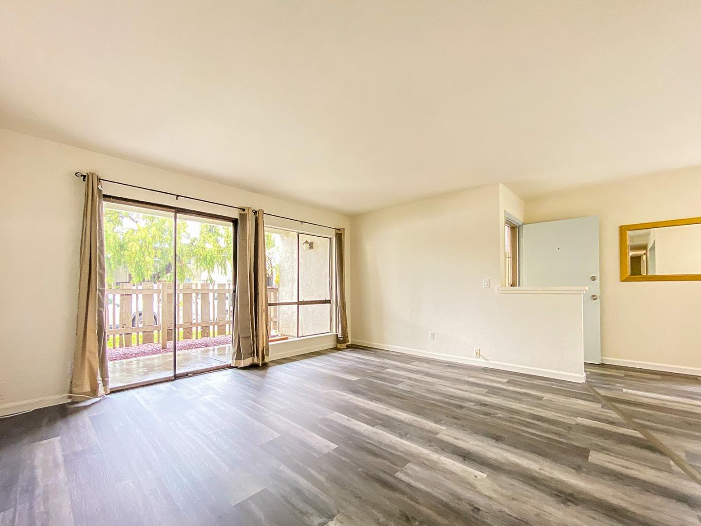 Detail Gallery Image 4 of 13 For 3819 7 Trees Blvd #109,  San Jose,  CA 95111 - 2 Beds | 2 Baths