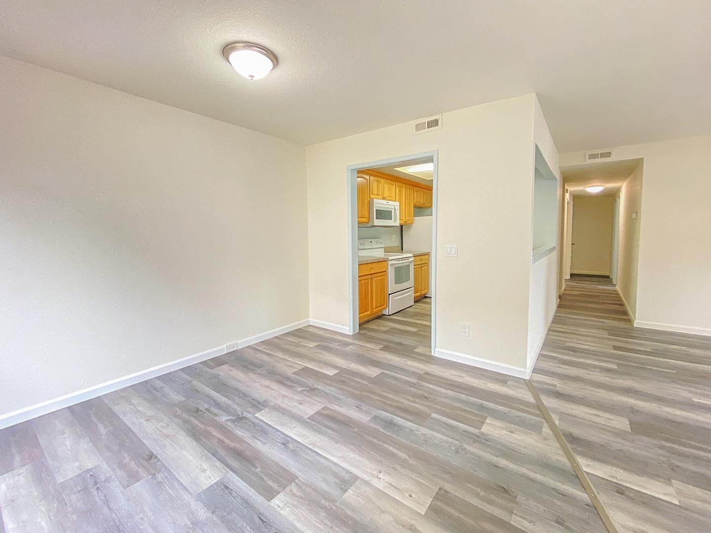 Detail Gallery Image 5 of 13 For 3819 7 Trees Blvd #109,  San Jose,  CA 95111 - 2 Beds | 2 Baths