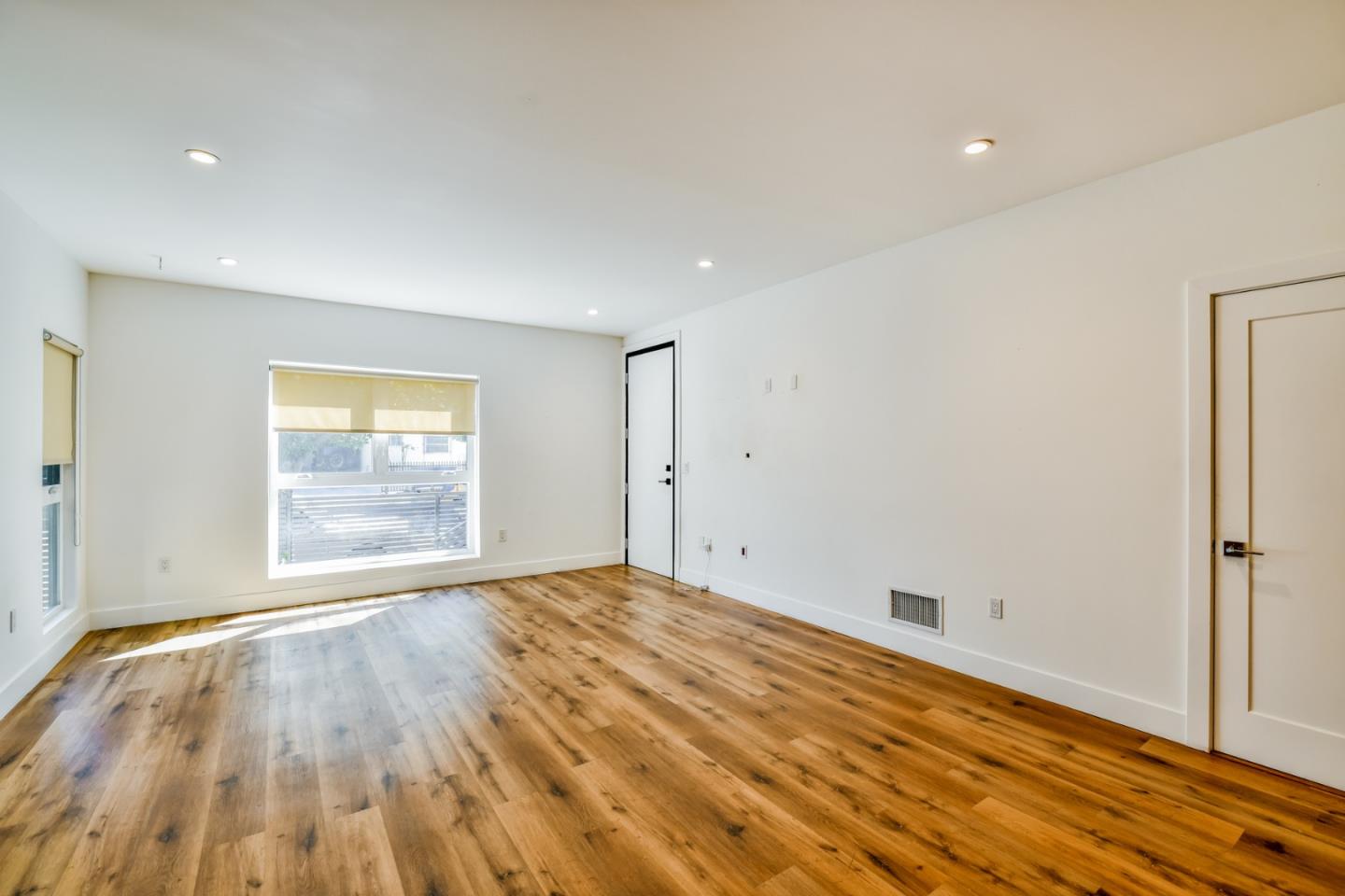 Detail Gallery Image 1 of 1 For 249 Bonnie Brae #2,  Los Angeles,  CA 90026 - 3 Beds | 2 Baths