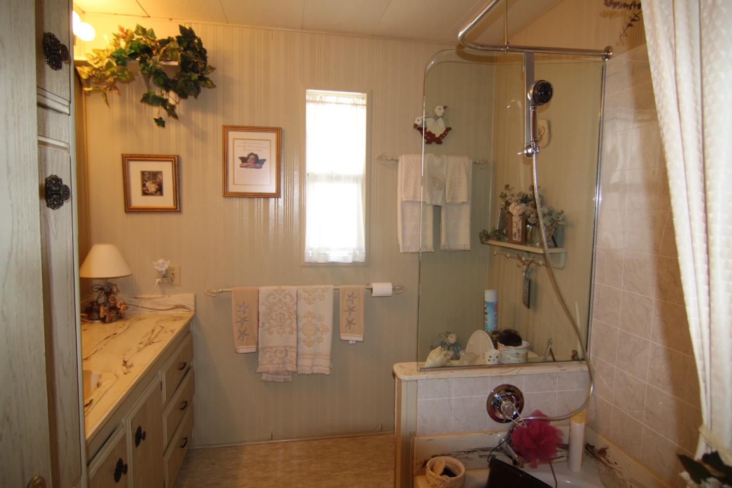 Detail Gallery Image 9 of 22 For 85 Leawood #85,  Aptos,  CA 95003 - 2 Beds | 2 Baths
