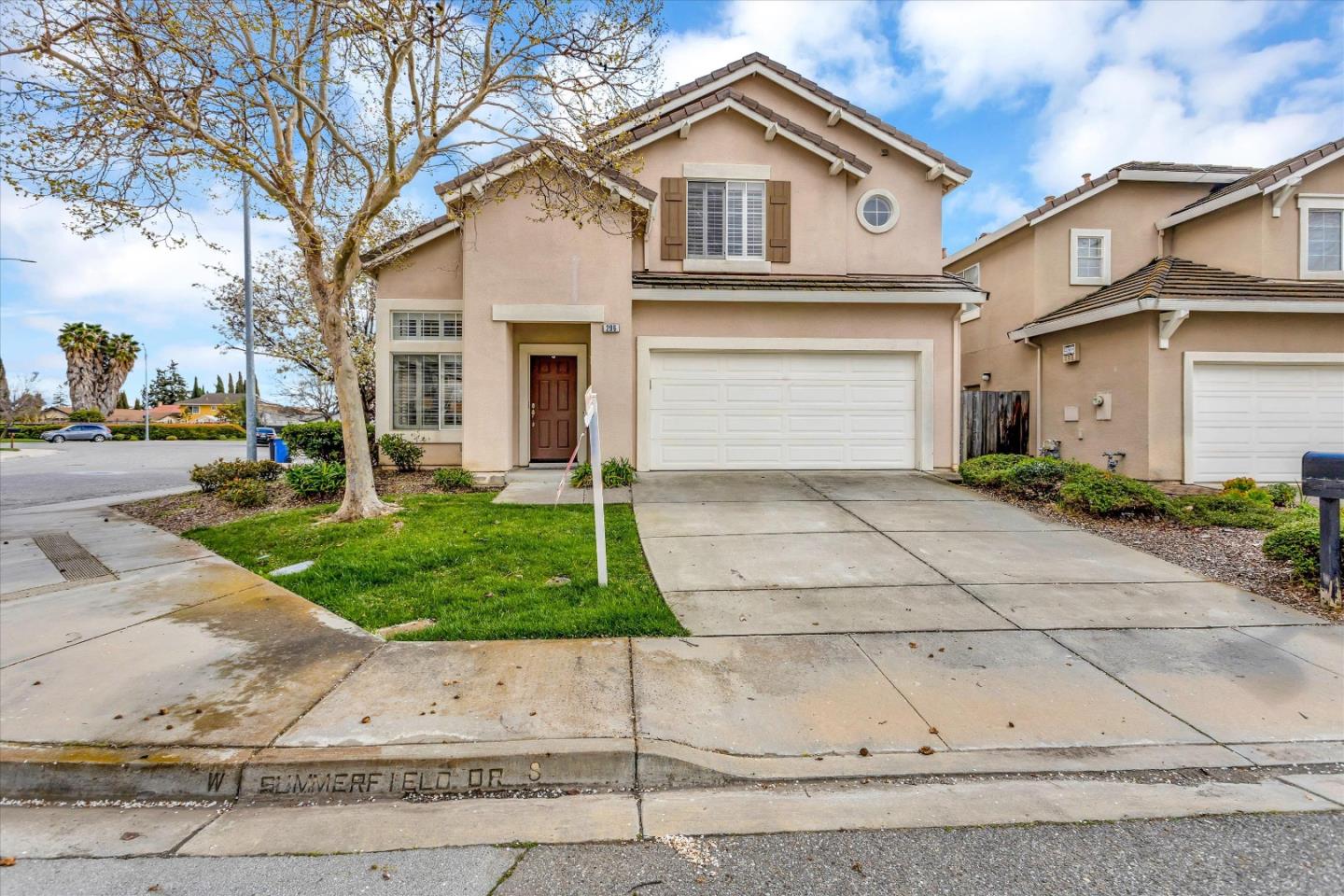 Detail Gallery Image 1 of 1 For 296 Summerfield Dr, Milpitas,  CA 95035 - 3 Beds | 2/1 Baths