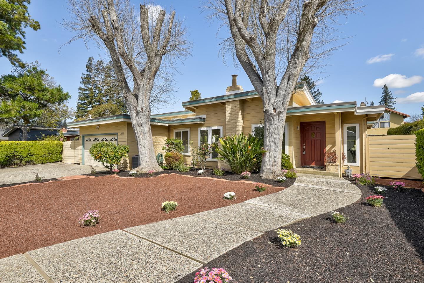 Detail Gallery Image 1 of 1 For 2127 Sunnyview Ln, Mountain View,  CA 94040 - 3 Beds | 2 Baths