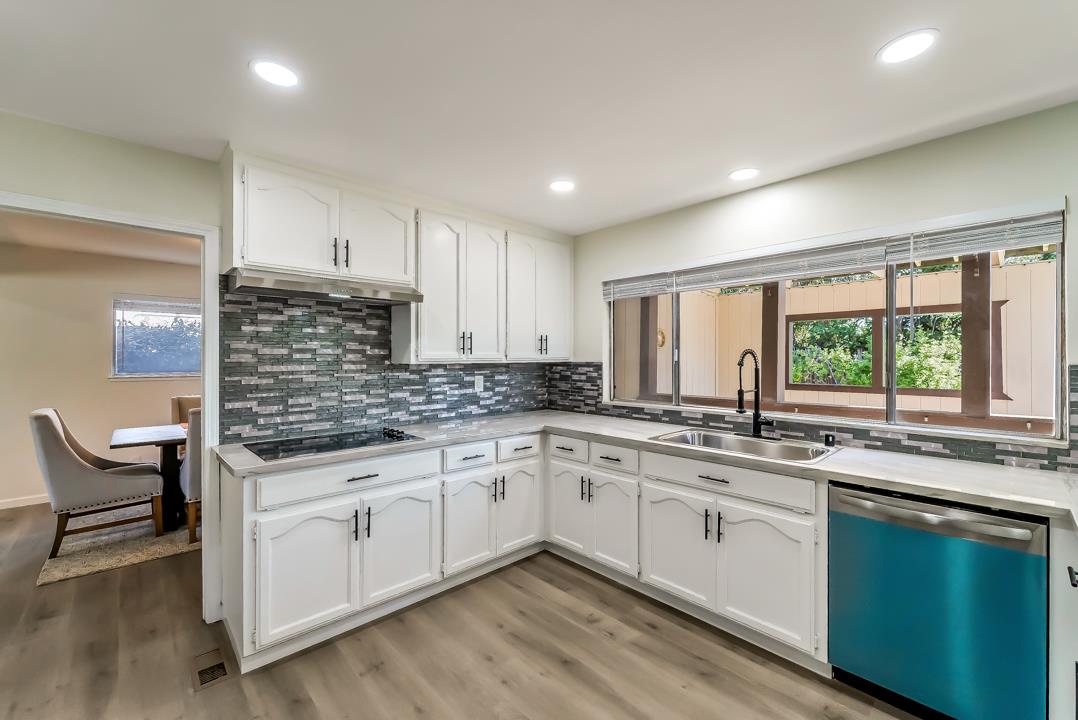 Detail Gallery Image 11 of 48 For 1750 Curtner Ave, San Jose,  CA 95124 - 5 Beds | 2/1 Baths