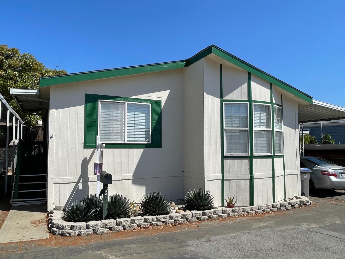 Detail Gallery Image 3 of 4 For 900 Golden Wheel Park Drive #22,  San Jose,  CA 95112 - 3 Beds | 2 Baths