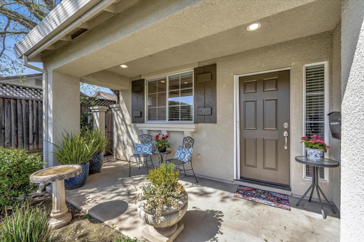 Detail Gallery Image 1 of 1 For 1425 Cypress Ct, Gilroy,  CA 95020 - 2 Beds | 2 Baths