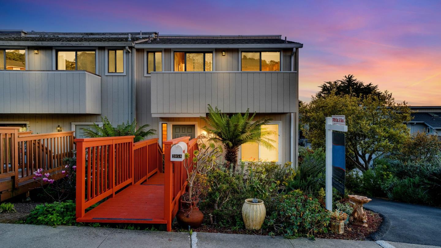 Detail Gallery Image 2 of 79 For 2058 Seascape Blvd, Aptos,  CA 95003 - 2 Beds | 2/1 Baths