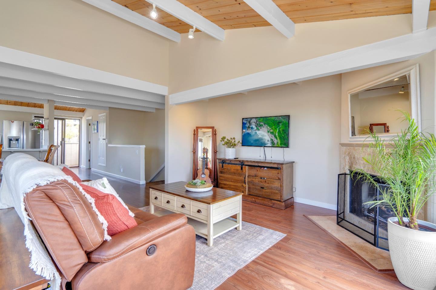 Detail Gallery Image 22 of 79 For 2058 Seascape Blvd, Aptos,  CA 95003 - 2 Beds | 2/1 Baths