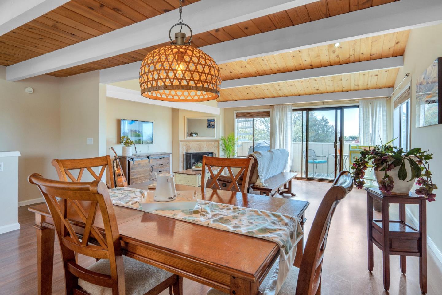 Detail Gallery Image 23 of 79 For 2058 Seascape Blvd, Aptos,  CA 95003 - 2 Beds | 2/1 Baths