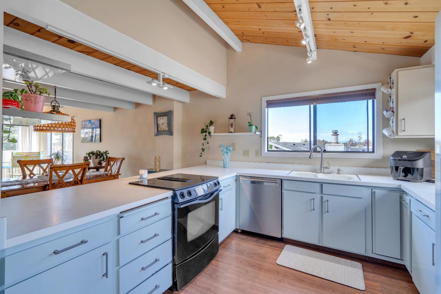 Detail Gallery Image 34 of 79 For 2058 Seascape Blvd, Aptos,  CA 95003 - 2 Beds | 2/1 Baths