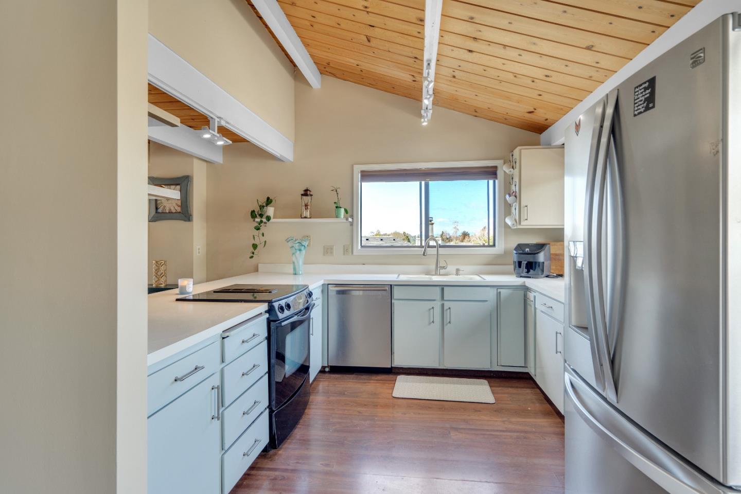Detail Gallery Image 35 of 79 For 2058 Seascape Blvd, Aptos,  CA 95003 - 2 Beds | 2/1 Baths