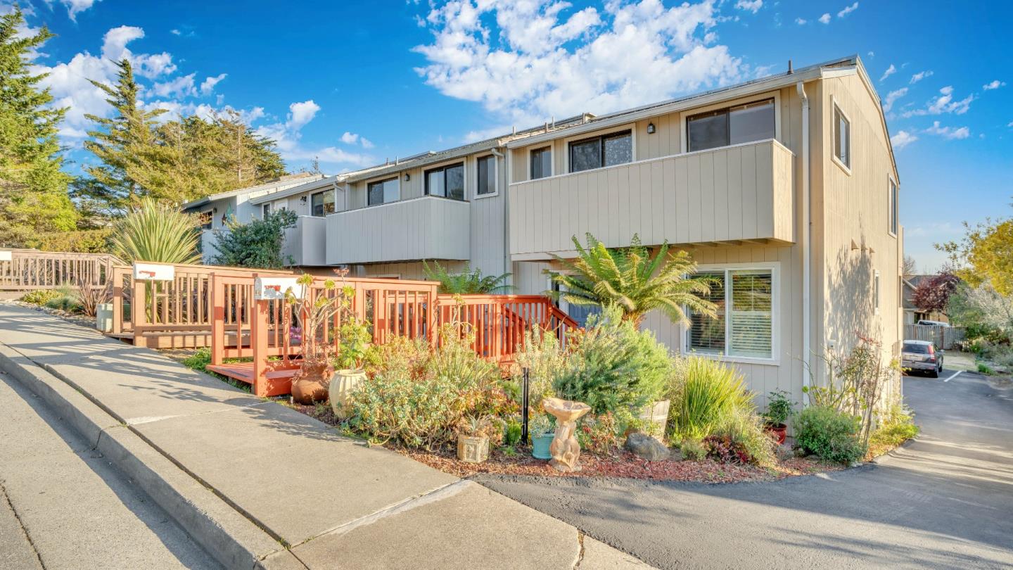 Detail Gallery Image 5 of 79 For 2058 Seascape Blvd, Aptos,  CA 95003 - 2 Beds | 2/1 Baths