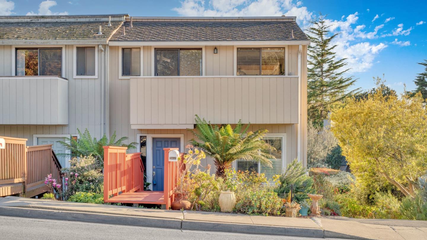 Detail Gallery Image 8 of 79 For 2058 Seascape Blvd, Aptos,  CA 95003 - 2 Beds | 2/1 Baths