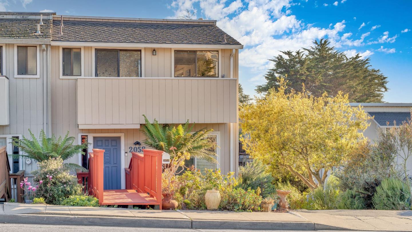 Detail Gallery Image 9 of 79 For 2058 Seascape Blvd, Aptos,  CA 95003 - 2 Beds | 2/1 Baths