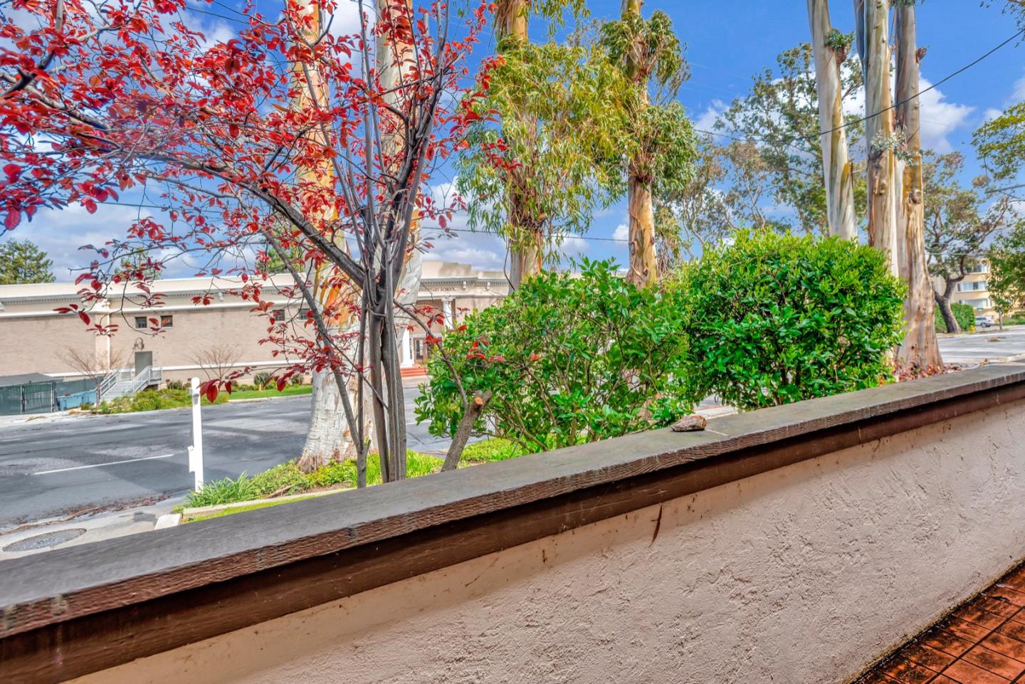 Detail Gallery Image 21 of 22 For 747 El Camino Real #1,  Burlingame,  CA 94010 - 2 Beds | 2/1 Baths