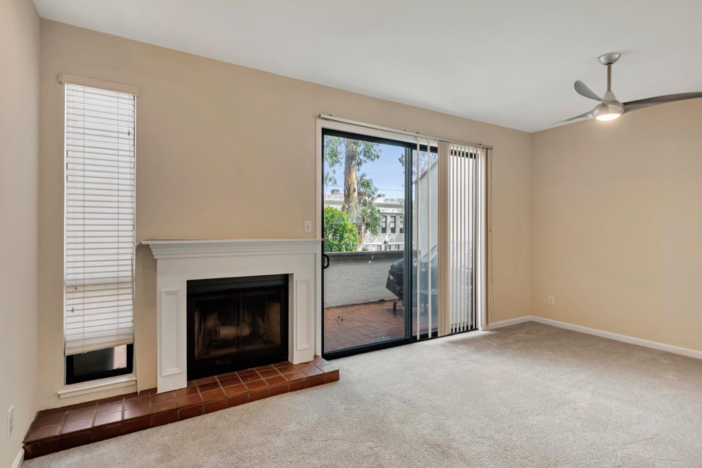 Detail Gallery Image 3 of 22 For 747 El Camino Real #1,  Burlingame,  CA 94010 - 2 Beds | 2/1 Baths