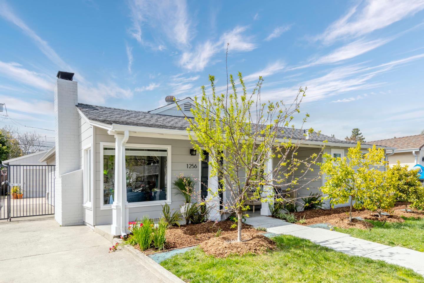 Detail Gallery Image 1 of 1 For 1256 Windsor Way, Redwood City,  CA 94061 - 4 Beds | 2 Baths