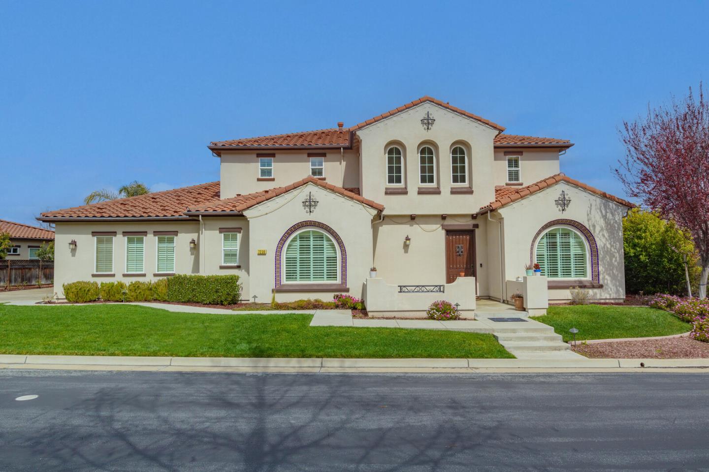 Detail Gallery Image 1 of 1 For 7230 Pitlochry Dr, Gilroy,  CA 95020 - 4 Beds | 3/1 Baths