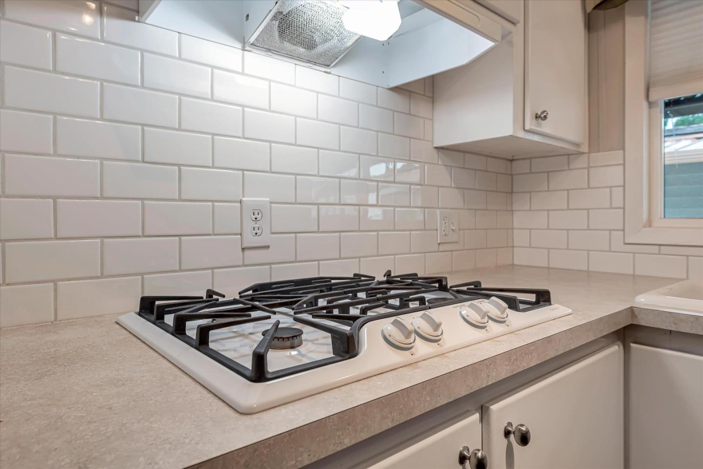 Detail Gallery Image 7 of 17 For 723 Millstream Dr #723,  San Jose,  CA 95125 - 2 Beds | 2 Baths