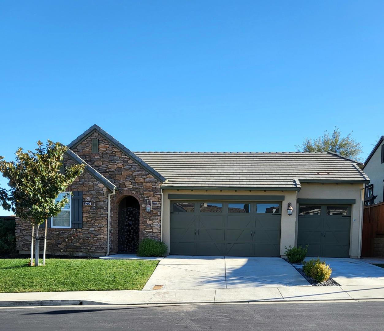 Detail Gallery Image 1 of 1 For 1701 Saint Emilion Ln, Brentwood,  CA 94513 - 2 Beds | 2 Baths