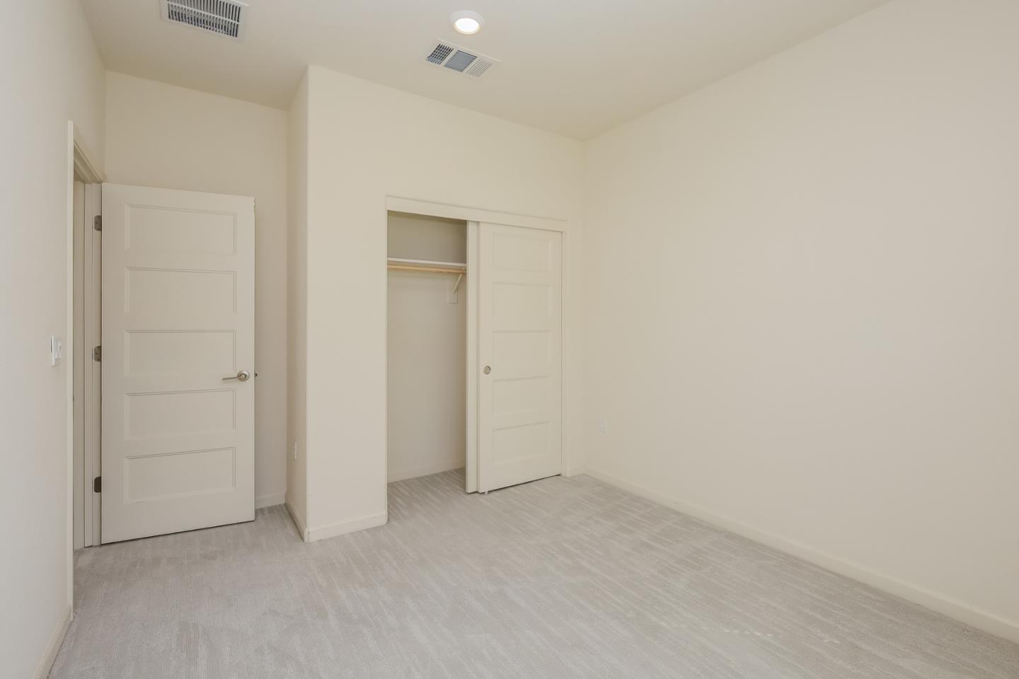 Detail Gallery Image 6 of 25 For 158 Agustin Narvaez St, San Jose,  CA 95136 - 5 Beds | 4 Baths