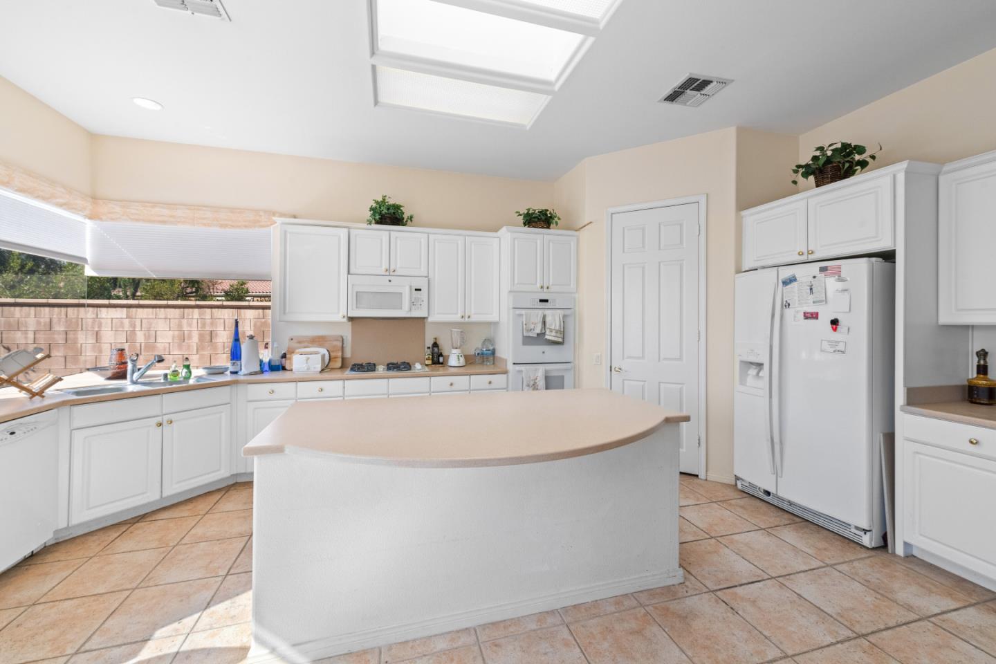 Detail Gallery Image 12 of 50 For 78311 Allegro Dr, Palm Desert,  CA 92211 - 3 Beds | 3/1 Baths