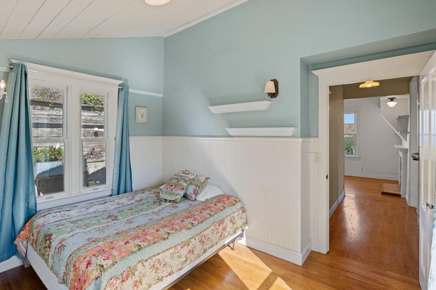 Detail Gallery Image 26 of 51 For 218 4th St, Pacific Grove,  CA 93950 - 4 Beds | 3 Baths