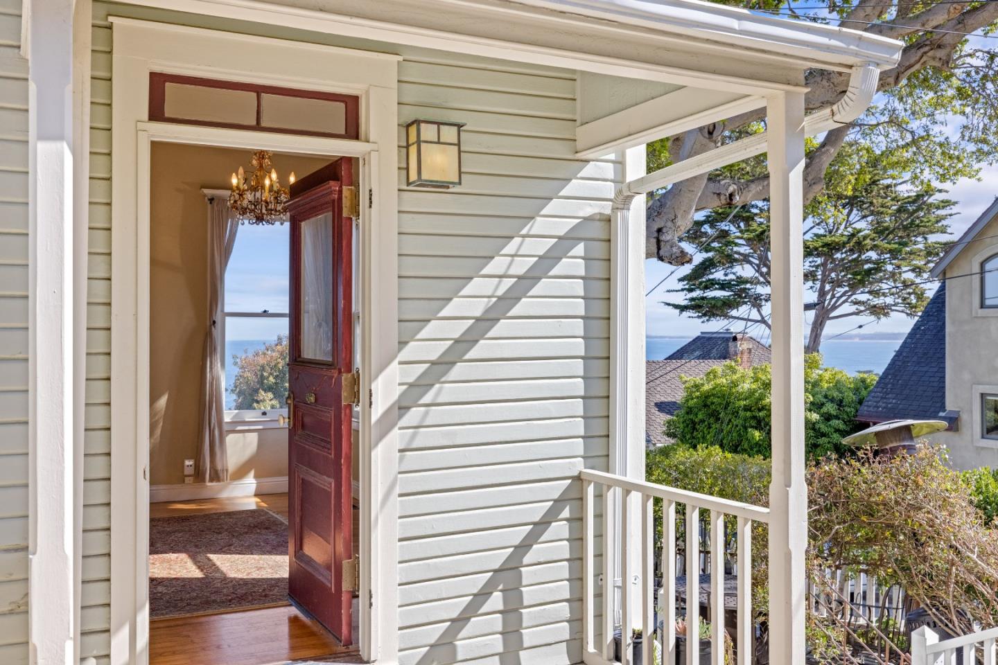 Detail Gallery Image 3 of 51 For 218 4th St, Pacific Grove,  CA 93950 - 4 Beds | 3 Baths