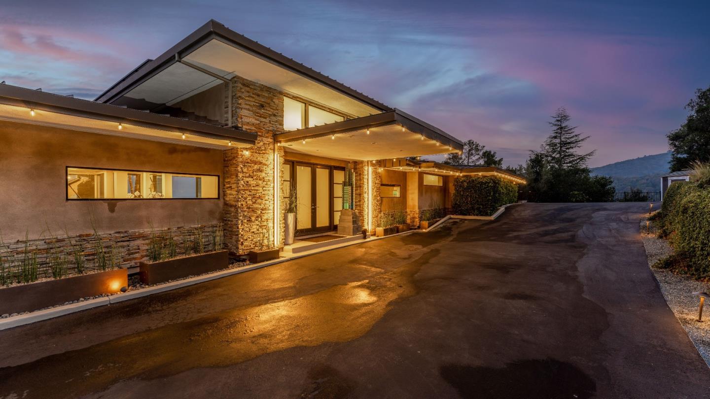 Detail Gallery Image 11 of 56 For 24860 Olive Tree Ln, Los Altos Hills,  CA 94024 - 7 Beds | 5/1 Baths