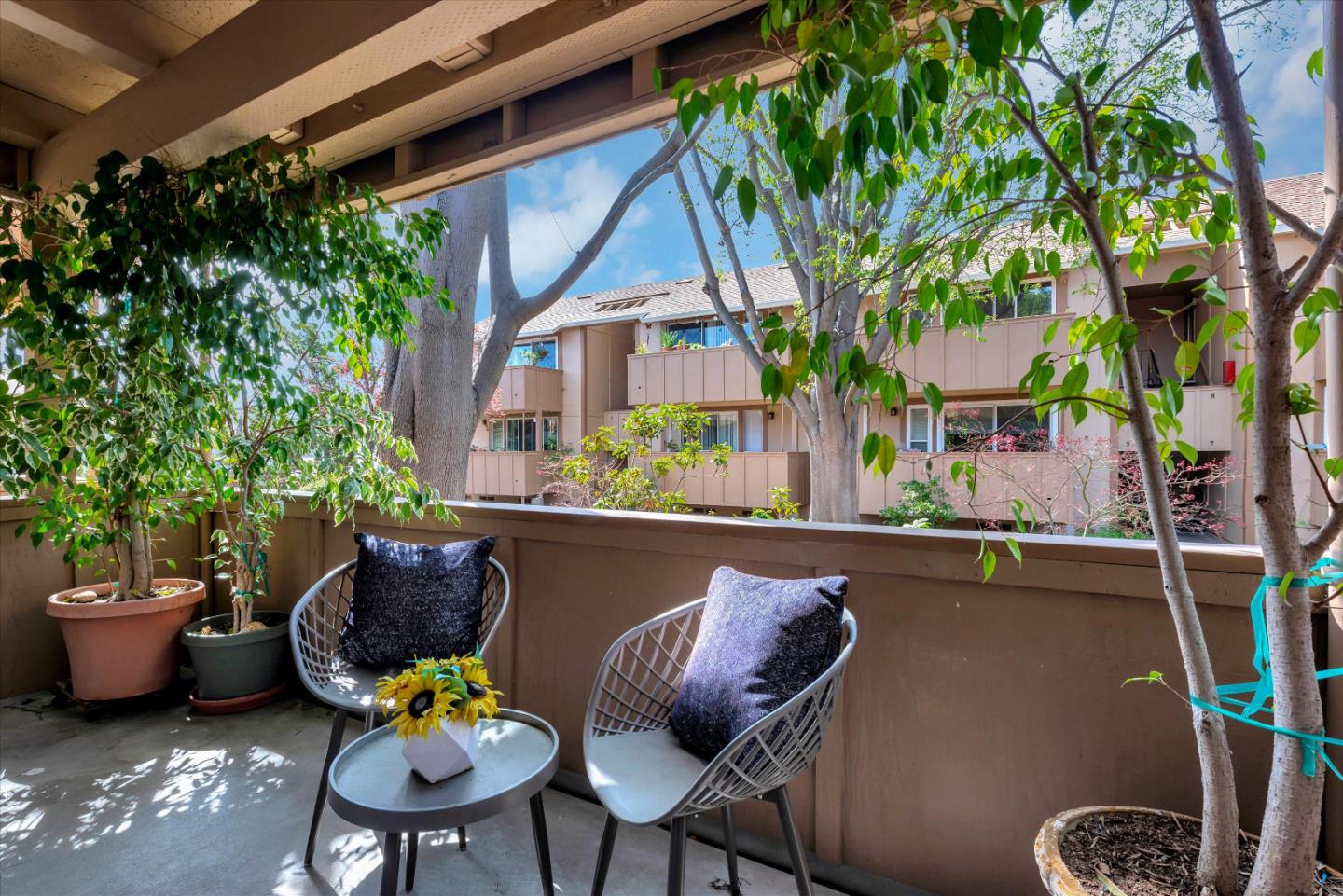 Detail Gallery Image 10 of 35 For 2466 W Bayshore Rd #5,  Palo Alto,  CA 94303 - 2 Beds | 1 Baths