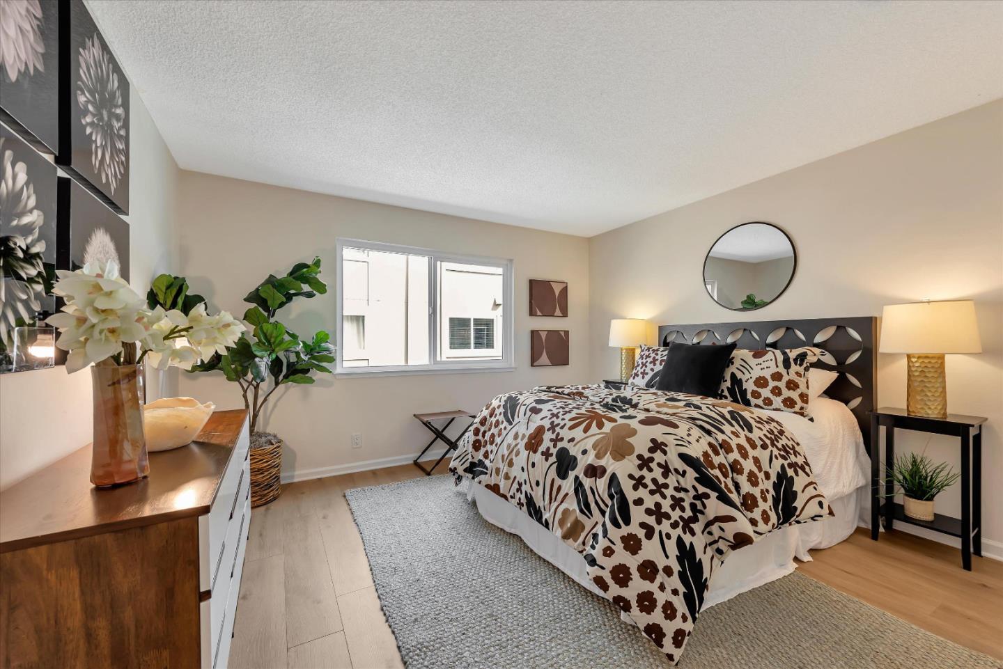 Detail Gallery Image 19 of 35 For 2466 W Bayshore Rd #5,  Palo Alto,  CA 94303 - 2 Beds | 1 Baths