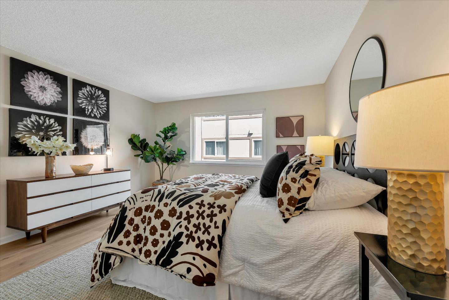 Detail Gallery Image 21 of 35 For 2466 W Bayshore Rd #5,  Palo Alto,  CA 94303 - 2 Beds | 1 Baths