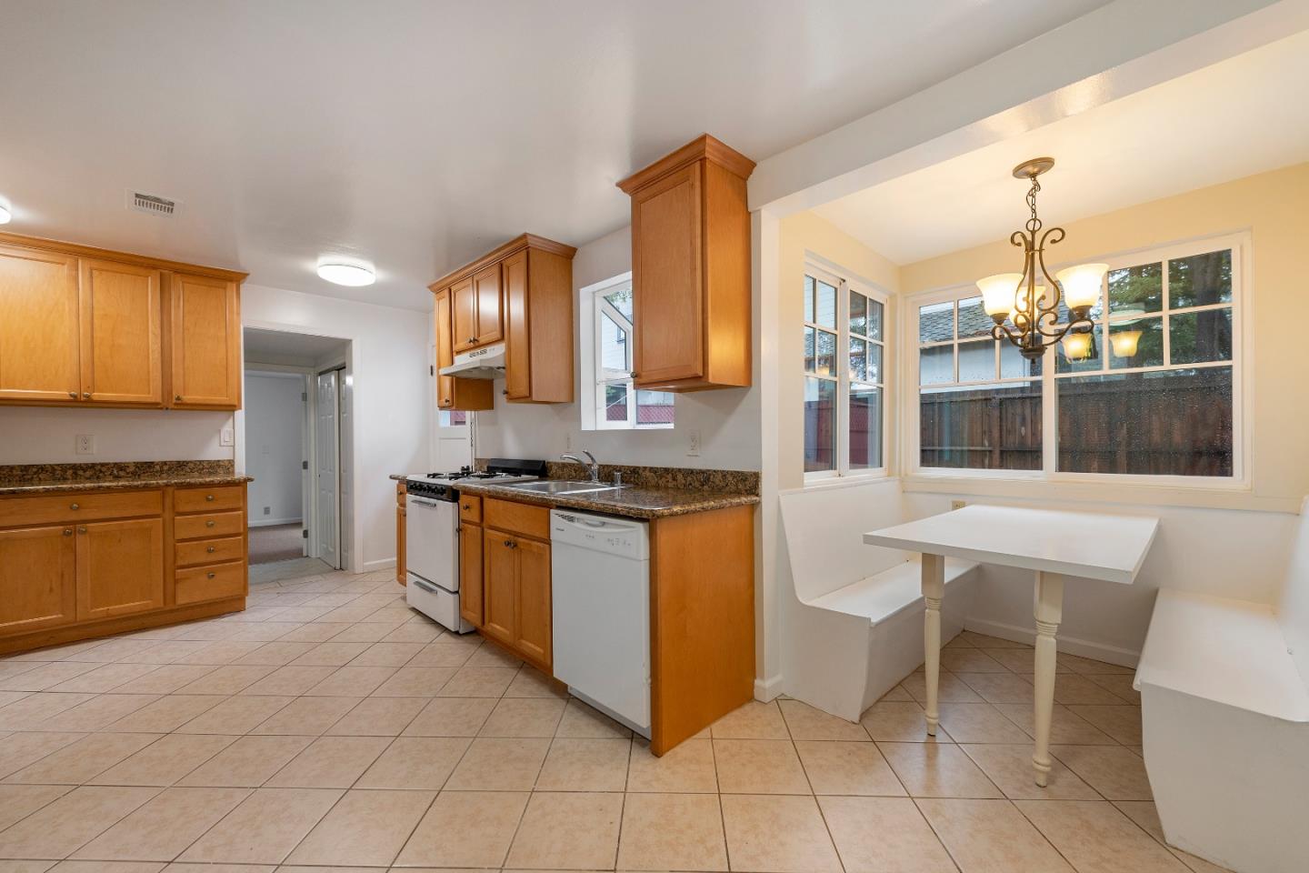 Detail Gallery Image 23 of 28 For 723 Linden Ave, Burlingame,  CA 94010 - 2 Beds | 1 Baths